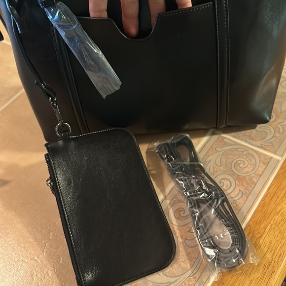 NWT Vegan Leather Shoulder Bag - Picture 3 of 12